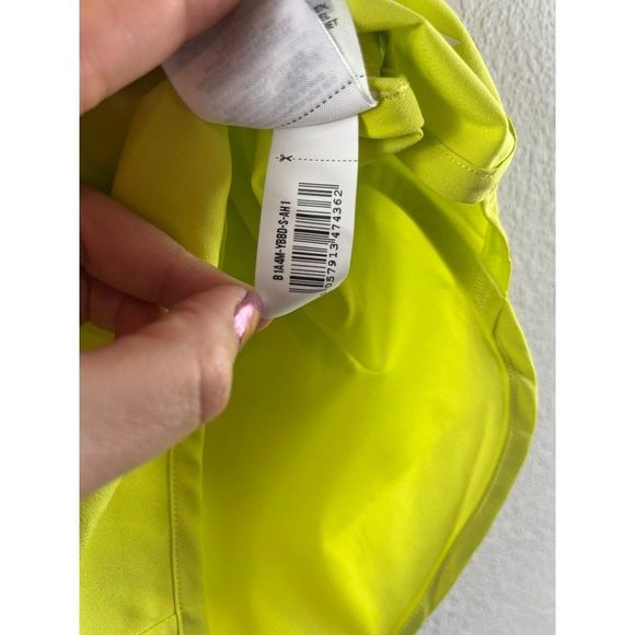 Gymshark Training Loose Fit Shorts in Glitch Yellow Women's Small Unlined - Picture 10 of 10